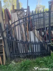 Vand poarta intrare in curte plus poarta pietonala imitatie de fier forjat. 