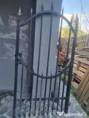 Vand poarta intrare in curte plus poarta pietonala imitatie de fier forjat. 