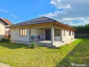 CASA PE PARTER IN BUJORENI - LINISTE, CURTE SI VEDERE SPRE VF. COZIA 