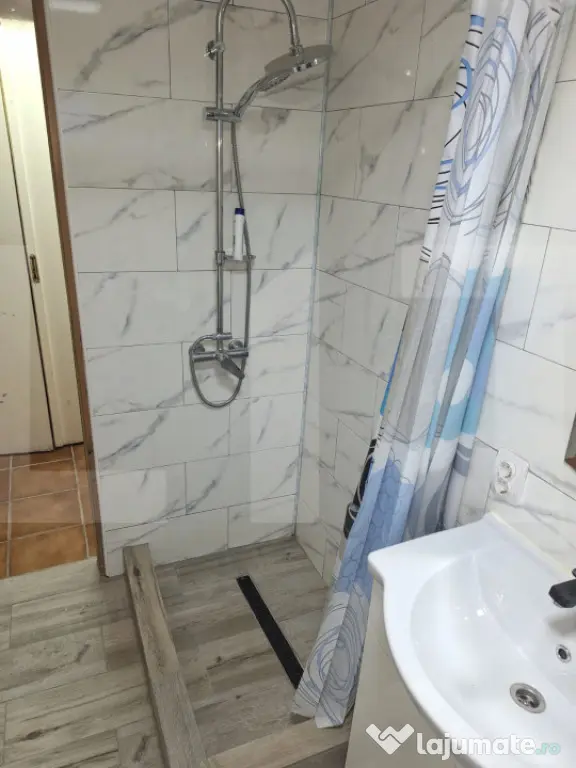 Apartament 4 camere, 95 mp, zona Micro 4