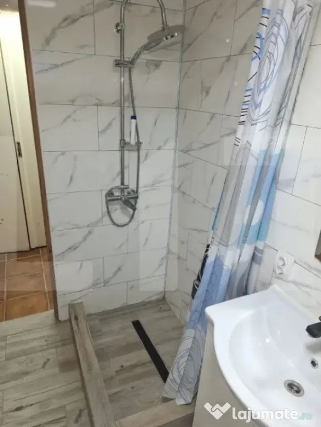 Apartament 4 camere, 95 mp, zona Micro 4