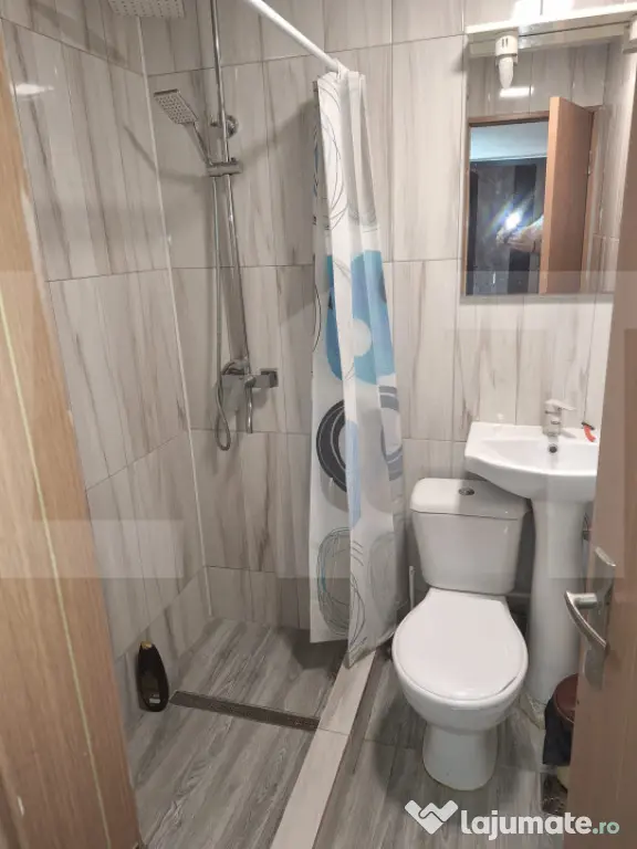 Apartament 4 camere, 95 mp, zona Micro 4