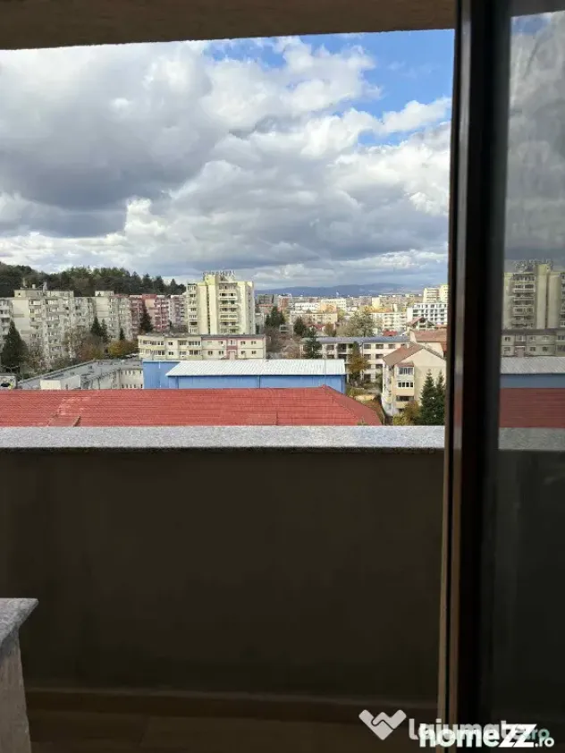 Apartament de 3 camere zona Județean