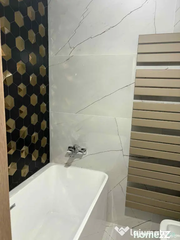 Apartament de 3 camere zona Județean