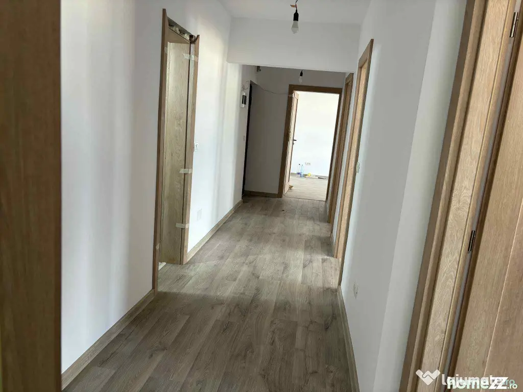 Apartament de 3 camere zona Județean