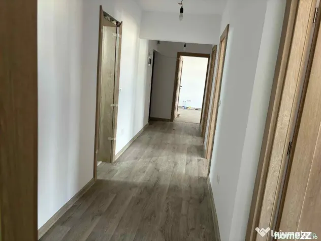 Apartament de 3 camere zona Județean