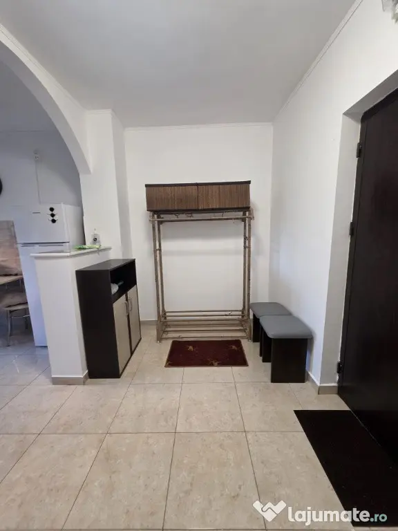 Închiriez apartament 2 camere zonă centrală
