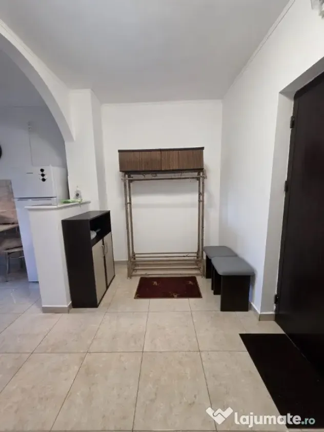 Închiriez apartament 2 camere zonă centrală