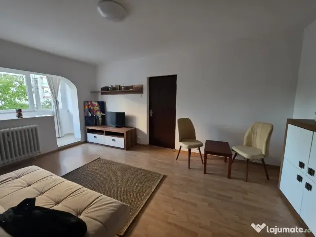 Închiriez apartament 2 camere zonă centrală