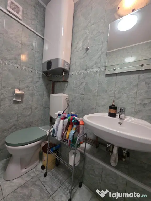 Închiriez apartament 2 camere zonă centrală