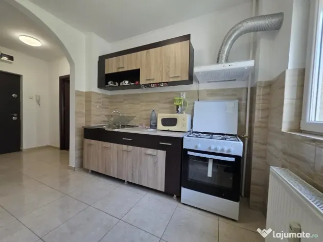 Închiriez apartament 2 camere zonă centrală