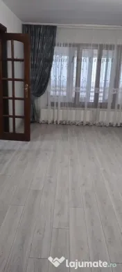 Vila + spatiu comercial Golesti