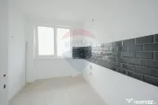 De vânzare apartament cu 2 camere, renovat, în zona Rog... 
