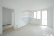 De vânzare apartament cu 2 camere, renovat, în zona Rog... 
