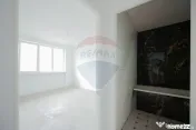 De vânzare apartament cu 2 camere, renovat, în zona Rog... 