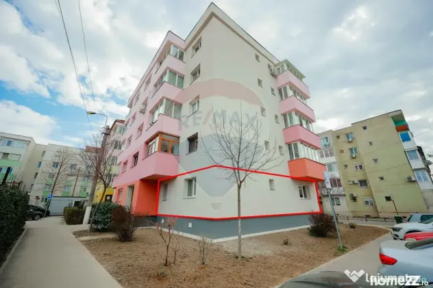 De vânzare – Apartament 2 camere, parter înalt, tripl...