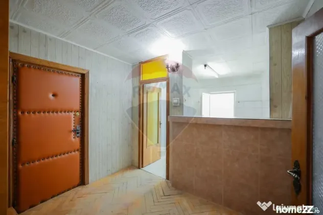 De vânzare – Apartament 2 camere, parter înalt, tripl...