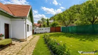 Pe domeniu de 1.750mp, rezidenta in Central, Sacele, Brasov