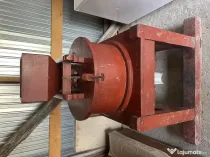 Moara de cereale cu pietre, actionare electrica - stare excelenta