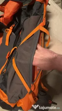 Rucsac Quechua MH500 – 40L, negru‑portocaliu, în stare foarte bună