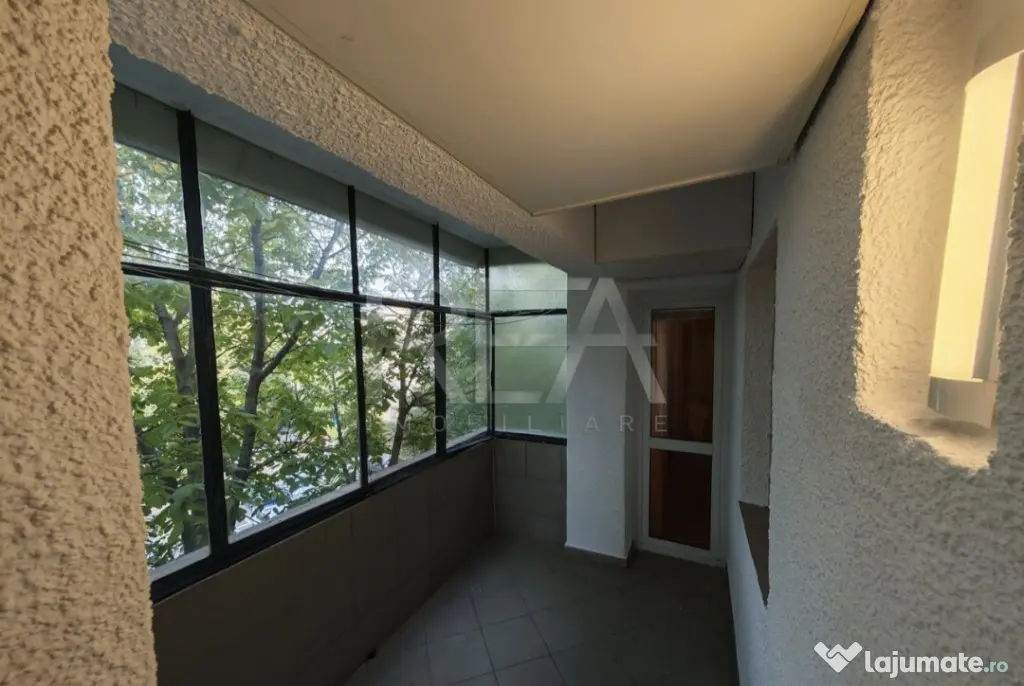 3 camere, 3/4, bloc 1985, 77 mp-Uverturii
