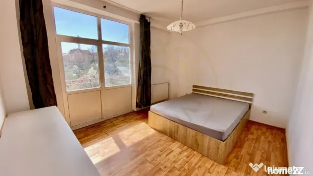 Apartament 2 camere, etaj 3, zona Teilor