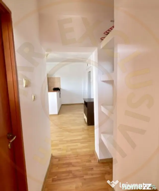 Apartament 2 camere, etaj 3, zona Teilor