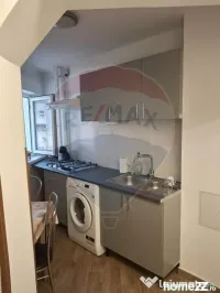Garsoniera de inchiriat,etaj 2 in zona centrala 