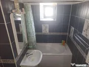 - Apartament 3 camere Calarasi 4, etaj 3. Suprafata 72mp. 