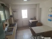 - Apartament 3 camere Calarasi 4, etaj 3. Suprafata 72mp. 
