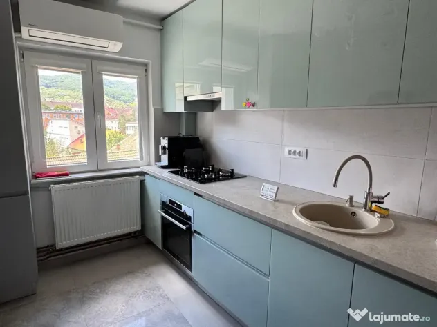 Vand apartament 2 camere decomandat Deva, I. Maniu, et 3, mobilat