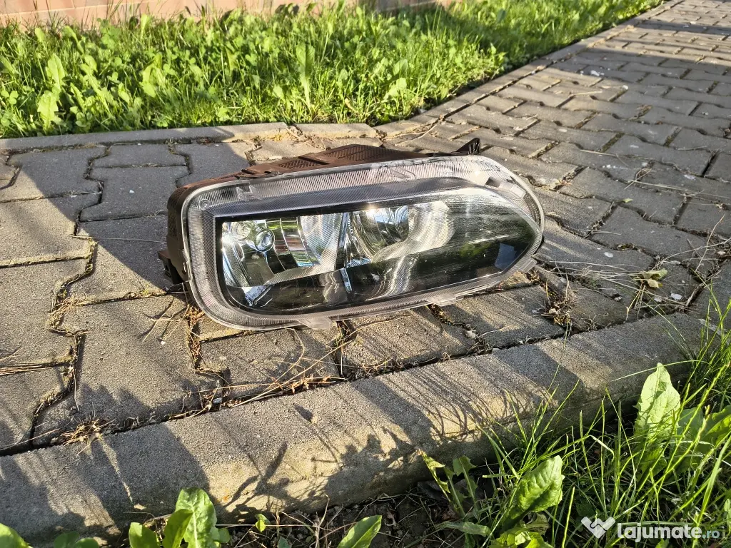 Far față stânga Dacia spring 2023