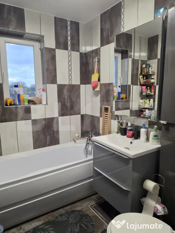 Apartament 3 camere, 66 mp, etaj intermediar, mobilat si uti