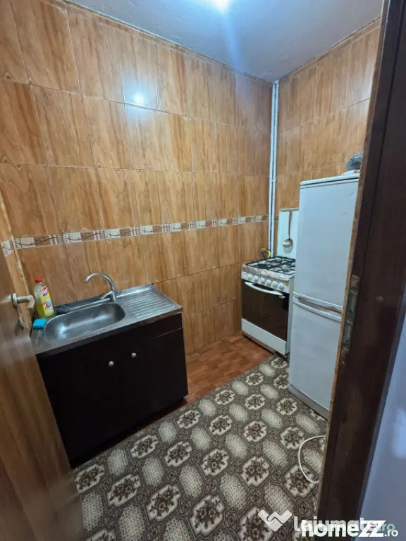 Garsonieră mobilată și utilată, 30 mp, cartierul Brazda - Craiova (Dolj)