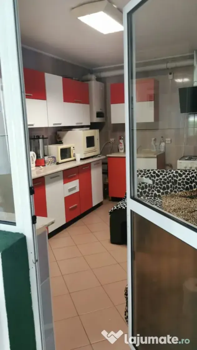 Inchiriez apartament cu 2 camere, parter vila, intrare separata