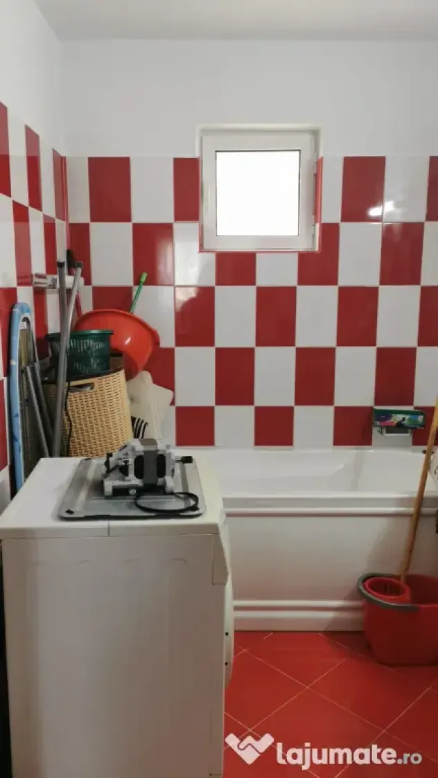 Inchiriez apartament cu 2 camere, parter vila, intrare separata