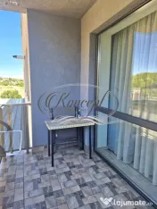 Apartament modern cu balcon si parcare in Borhanci 