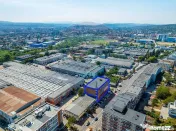 Clădire de vânzare cu showroom la parter în zona Nord-Est