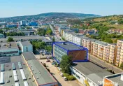 Clădire de vânzare cu showroom la parter în zona Nord-Est