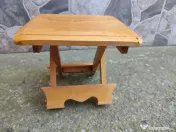 Scăunel pliabil din lemn 