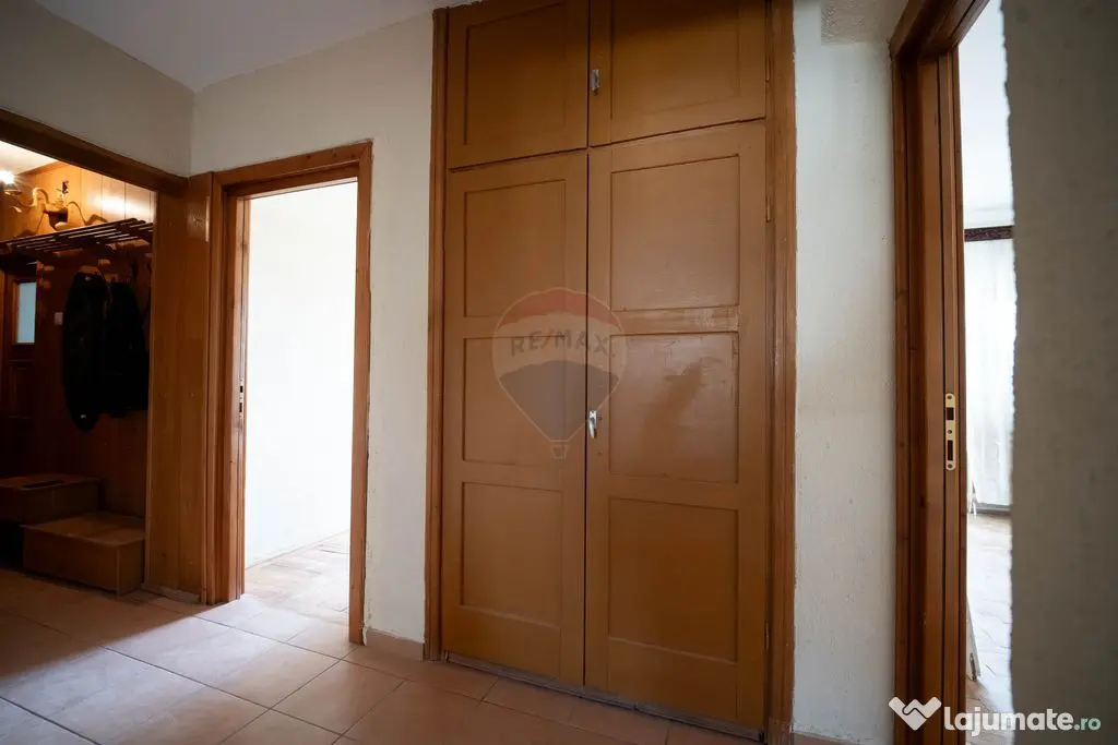 Apartament cu 4 camere de vânzare în zona Central