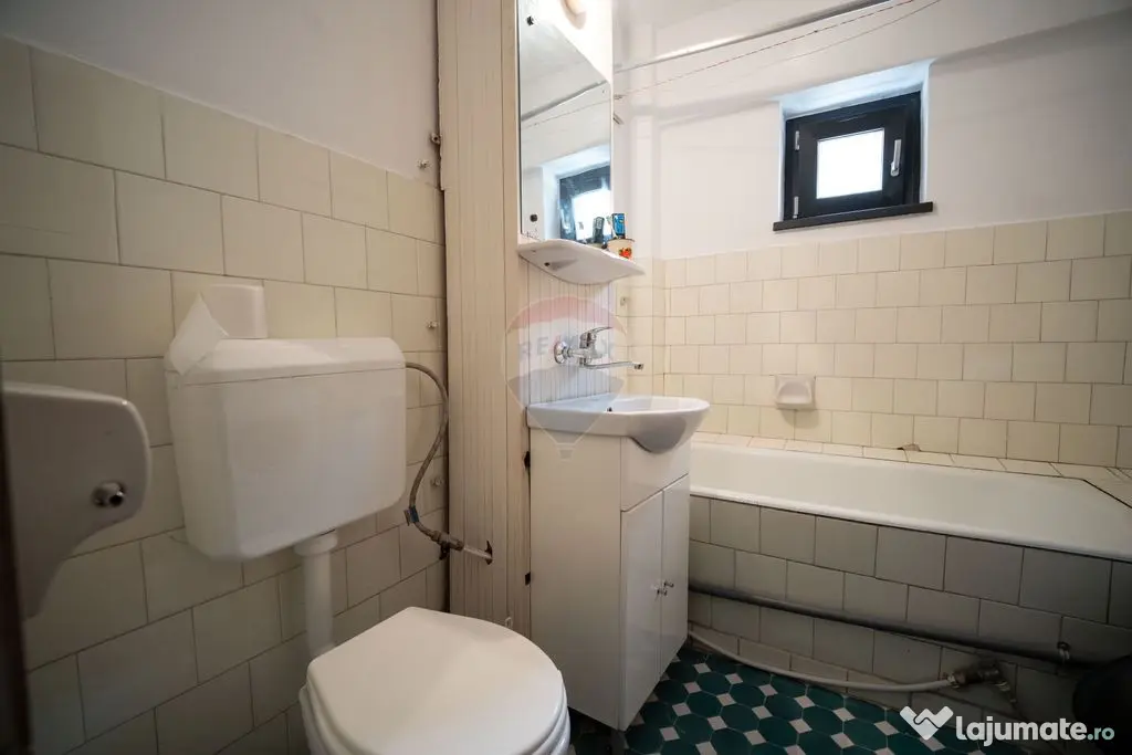 Apartament cu 4 camere de vânzare în zona Central