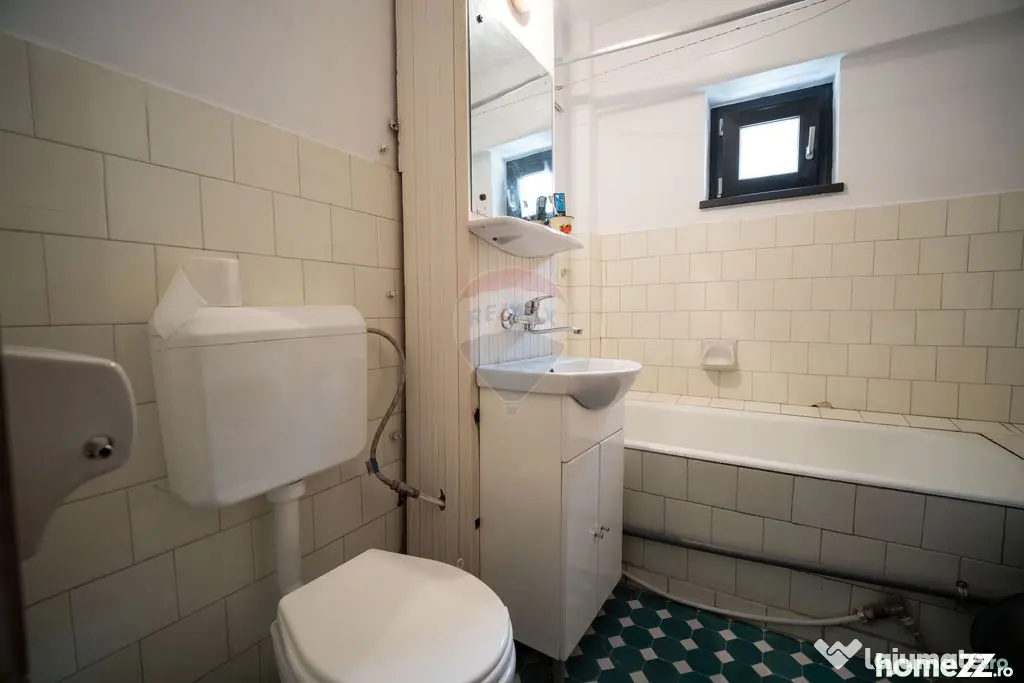 Apartament cu 4 camere de vânzare în zona Central