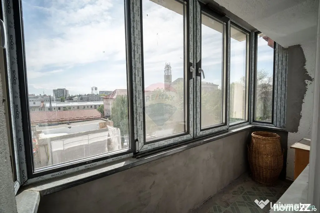 Apartament cu 4 camere de vânzare în zona Central
