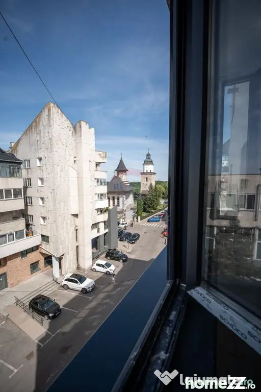 Apartament cu 4 camere de vânzare în zona Central