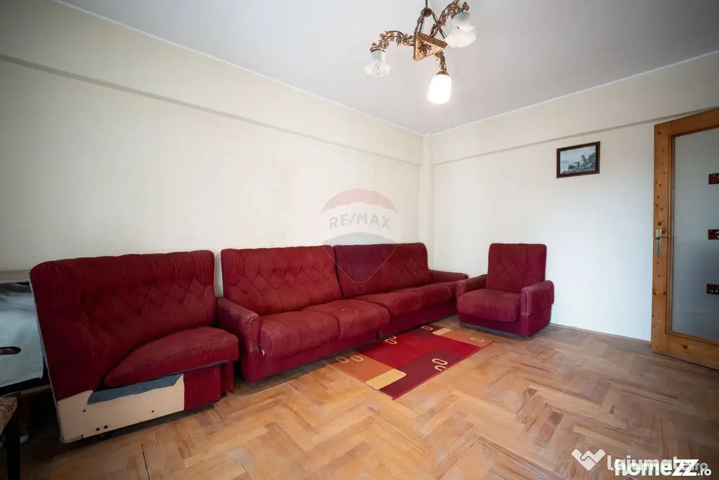 Apartament cu 4 camere de vânzare în zona Central