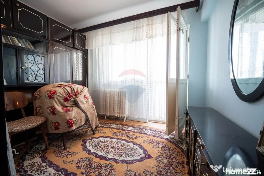 Apartament cu 4 camere de vânzare în zona Central