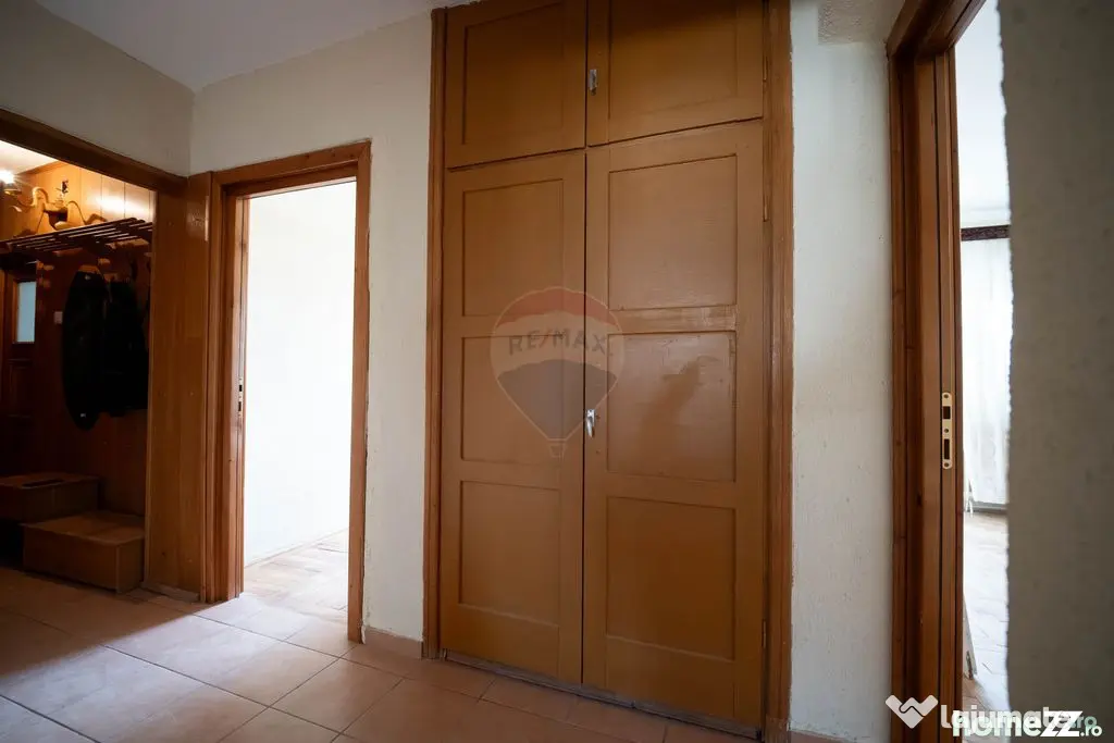 Apartament cu 4 camere de vânzare în zona Central