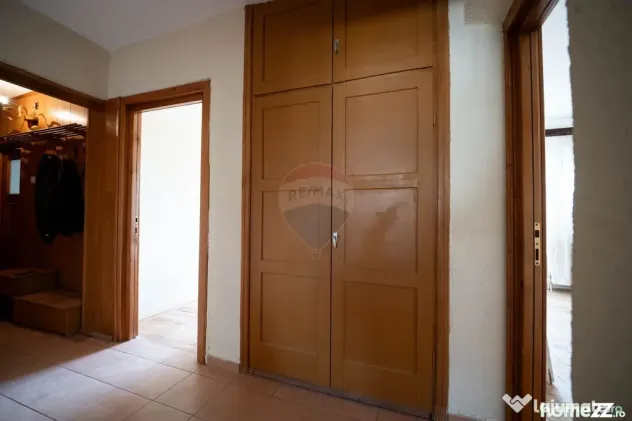Apartament cu 4 camere de vânzare în zona Central