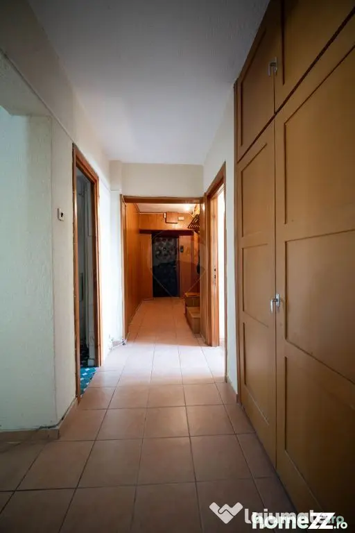 Apartament cu 4 camere de vânzare în zona Central